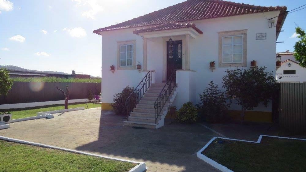 Villa Vivenda Maria De Lourdes Maiorga Exterior foto